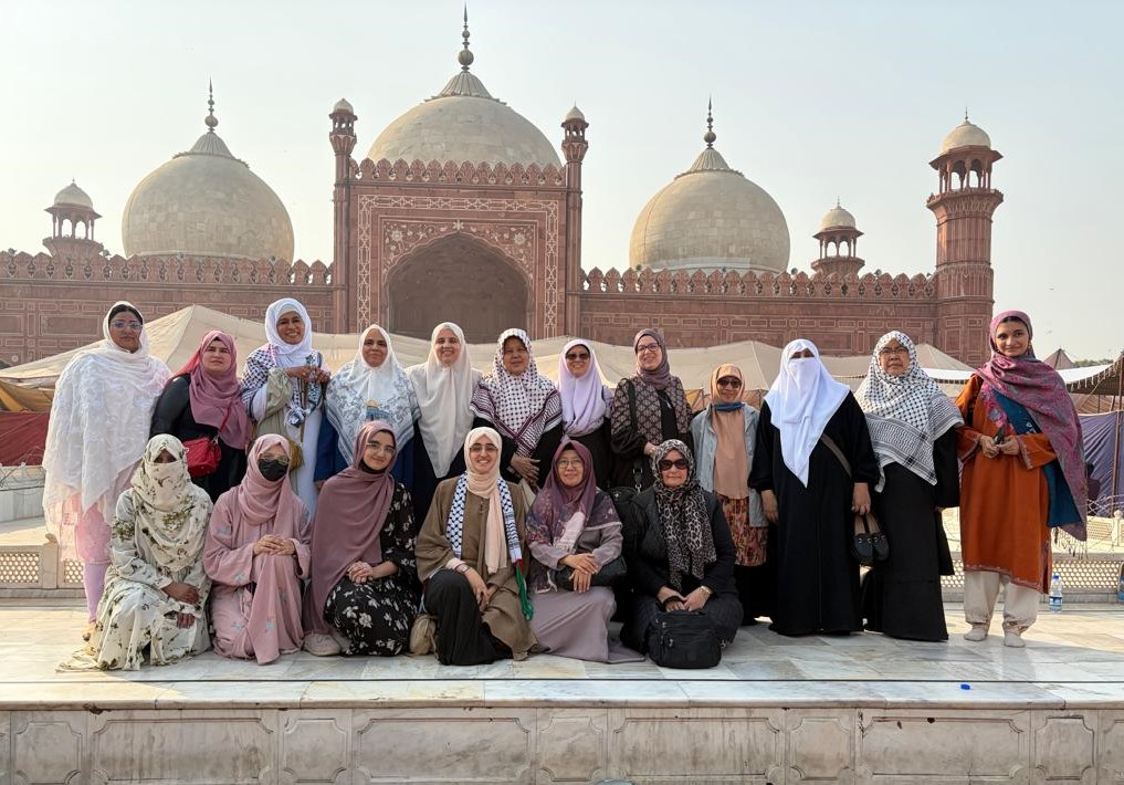 وفد ائتلاف المرأة العالمي يصل إلى لاهور للمشاركة في مؤتمر الجماعة الإسلامية بباكستان